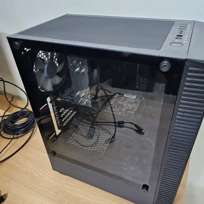 컴퓨터완본체 5700G B550M 램16GB GTX1070TI 팝니다.