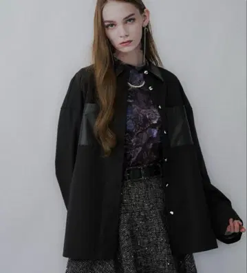 HARE 인조 가죽 절개 미들 셔츠 새상품 하자품