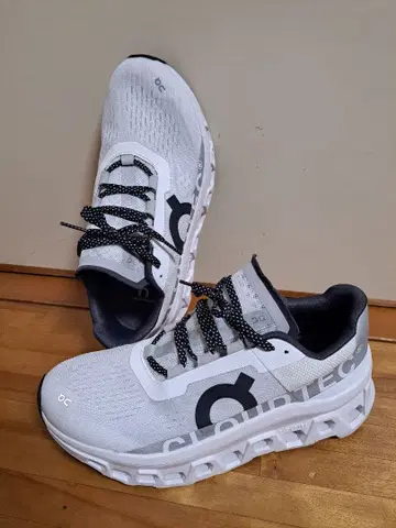 ON Cloudtec 러닝화