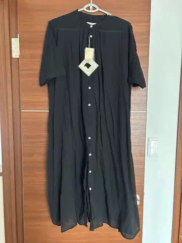 studio CLIP SUN VALLEY 블랙 반팔 셔츠 원피스