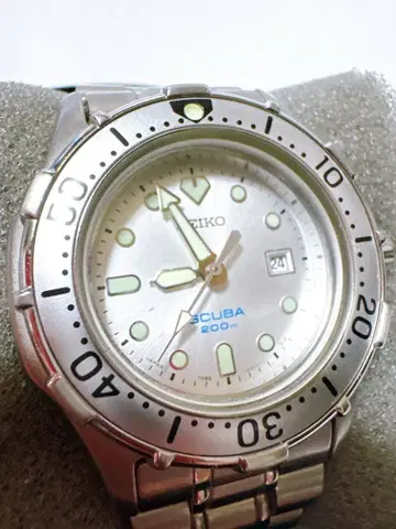 미사용품 SEIKO SCUBA 200m 손목시계 실버