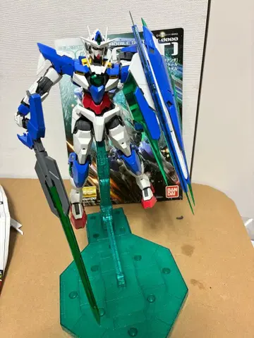 MG GNT-0000 더블오퀀터 1/100 마스터 그레이드 모델