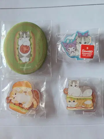 새상품 모프 샌드 아크릴 스탠드 캔뱃지 모후모후 베이커리 산리오 콜라보