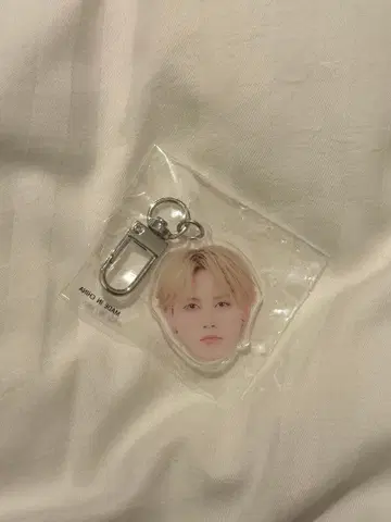 JO1 시로이와 루키 캡슐 토이 얼굴 아크릴 키링