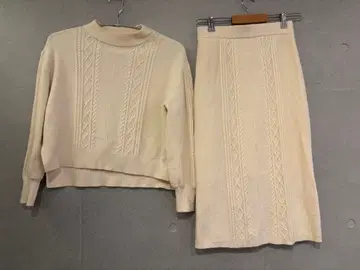 아이보리 케이블 짜임 니트 셋업