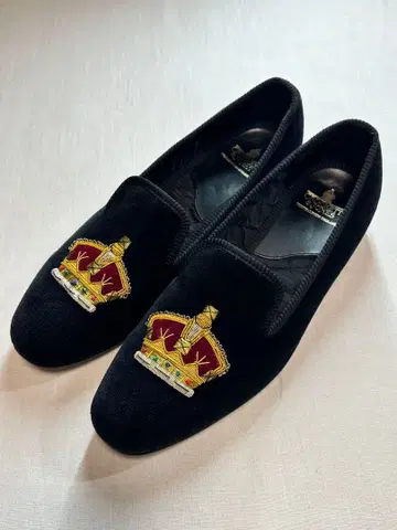 [ 극상 미품 ] CROCKETT&JONES 블랙 벨벳 왕관 룸슈즈 7h