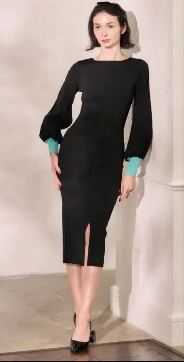 새상품급 JENNE 제엔느 배색 커프스 니트 원피스 S 사이즈 완판템