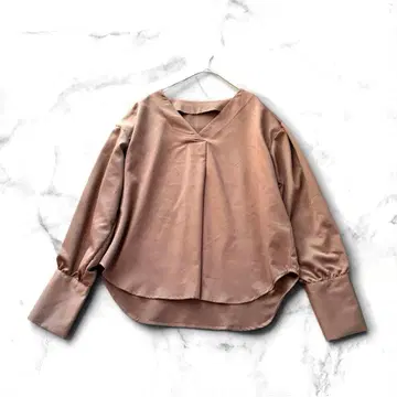 드레이프감 소재 V넥 블라우스 풀오버 브라운 커프스 소매