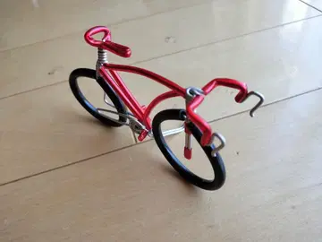 미니어처 자전거 빨간색