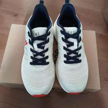 스볼메 STRELLA NEXT 러닝화 27.0cm WHITE