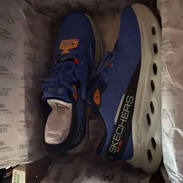 SKECHERS GORUN MaxCushion 슬립인즈 27.5cm