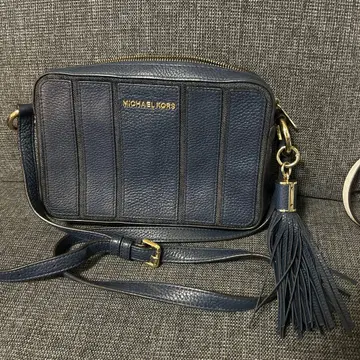 MICHAEL KORS 데님 네이비 레어 숄더백