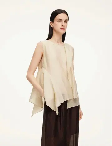 택 포함 새상품 슬리브리스 상의 크림색