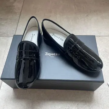 Repetto 블랙 에나멜 플랫슈즈