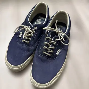 VANS VAULT 가죽 오센틱 스니커즈