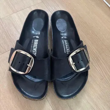 BIRKENSTOCK 블랙 샌들 37