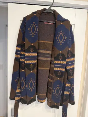 드류앤코 DREW&CO 네이티브 무늬 가운