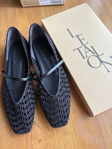 [ 23.5 ] LETALON 스퀘어 크로셰 스트랩 플랫 탈론 슈즈