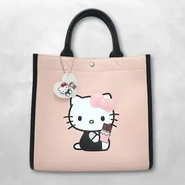로페피크닉 헬로키티 아크릴 참 포함 토트백