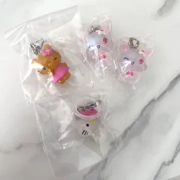 헬로키티, 주얼펫의 메지루시 액세서리 4개 세트