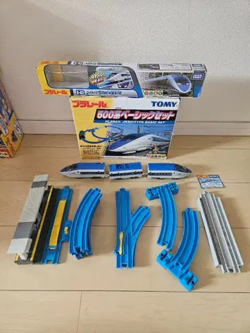 프라레일 500계 베이직 세트와 라이트가 달린 500계 신칸센