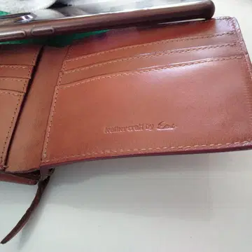 leather craft by Eni 브라운 접이식 지갑