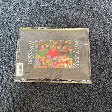 100억 년 love 파우치