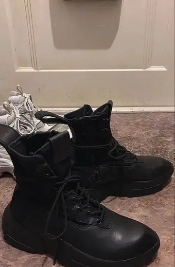 S/S2021 JULIUS - Leather Combat Boots 2