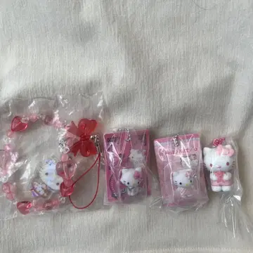 헬로키티 산리오 메지루시 참 가챠 즉시 구매 가능 새상품 미사용 키티