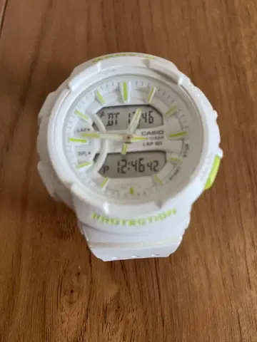 CASIO Baby-G BGA-240 화이트 x 라이트 그린