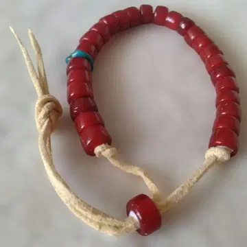진한 빨간색 화이트하트 비즈 팔찌 1알 내추럴 터콰이즈 피빨강