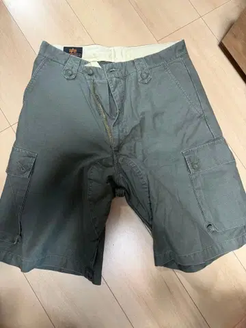 알파인더스트리 하프 팬츠