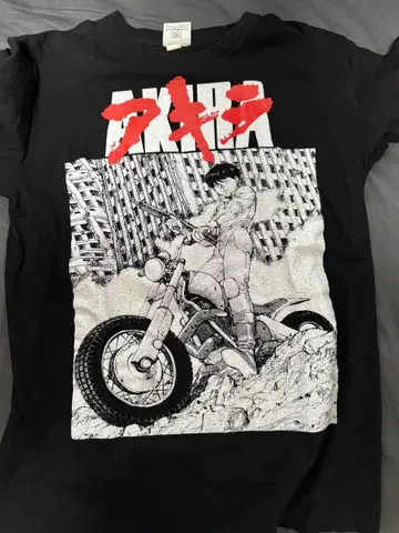 아키라 그래픽 T셔츠 블랙