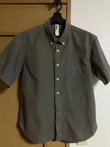 MHL. 그레이 반팔 셔츠