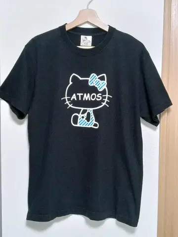 atmos x 헬로키티 콜라보 프린트T셔츠 블랙 L사이즈