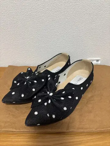 [ Offen/오펜 ] 포인티드 버터플라이 리본 도트 39