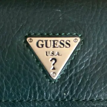 [ 새상품급 ] GUESS 장지갑 지퍼 버튼 로고 카드 케이스