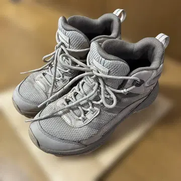 MERRELL 트레킹 슈즈 23.5