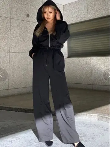 EGOIST 블랙 후드 부착 올인원