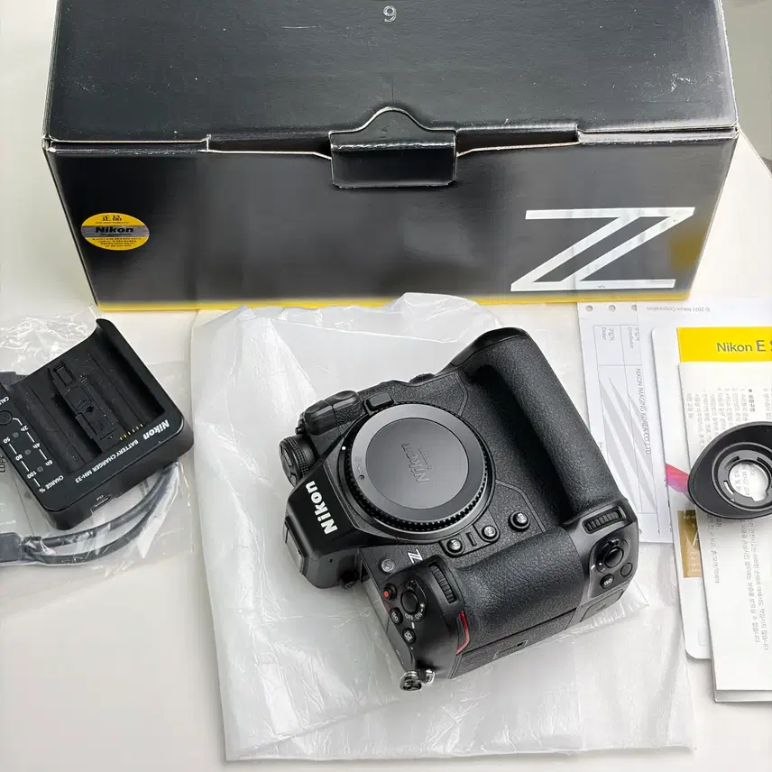 니콘 Z9 , Z5 , FTZ , 24-200mm , 50mm F1.8