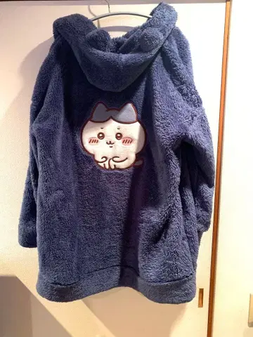 GU 치이카와 (먼작귀) 마쉬멜로우 필 라운지 후드티 하치와레 XL