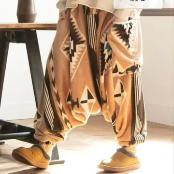 차이하네 [ 입는 담요 ] 노마디 사루엘 팬츠