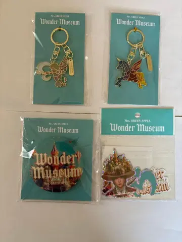 Wonder Museum 키링과 스티커 세트