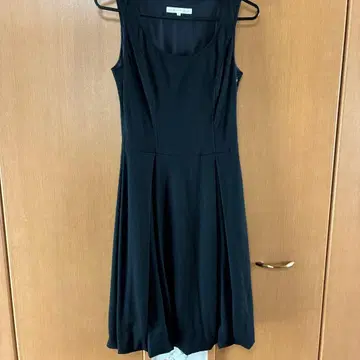 vanilla confusion 블랙 슬리브리스 벌룬 원피스