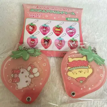 [ 익명 배송 ] 산리오 커스텀 아크릴 참 딸기 키티 폼폼푸딩