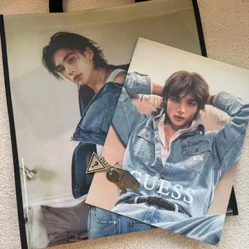 한국 한정판 스키즈 현진 GUESS 쇼퍼 브로슈어 키링