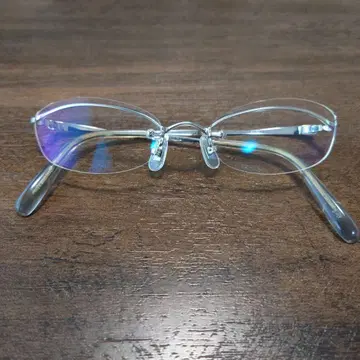 GUESS 클리어 프레임 오벌 안경