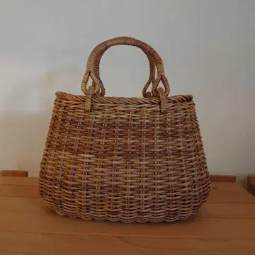 아케비 바스켓백