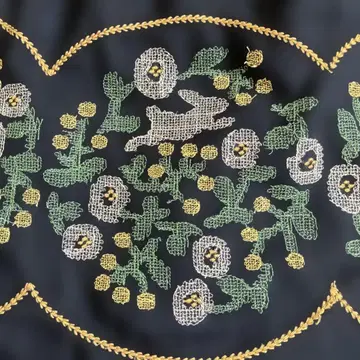 marble SUD 블랙 자수 토끼 새 보타니컬 롱 스커트