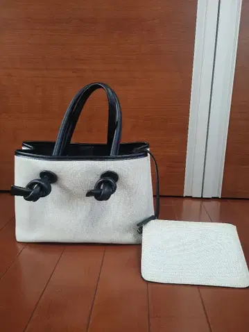 [ VASIC ] 핸드백 화이트 블랙 캠퍼스 가죽